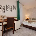 Petrus - Centrum Balkony Winda Sniadania Relaks I Wygoda Bed & Breakfast 3*