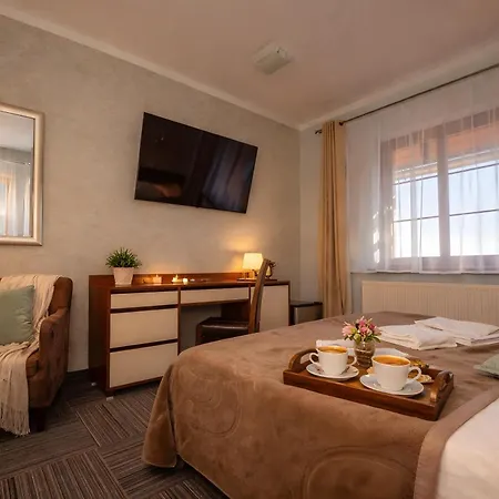 Couette-café Petrus - Centrum Balkony Winda Sniadania Relaks I Wygoda 3*