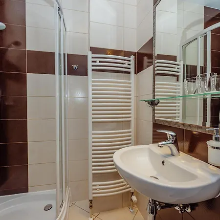 Bed & Breakfast Petrus - Centrum Balkony Winda Sniadania Relaks I Wygoda Karpacz