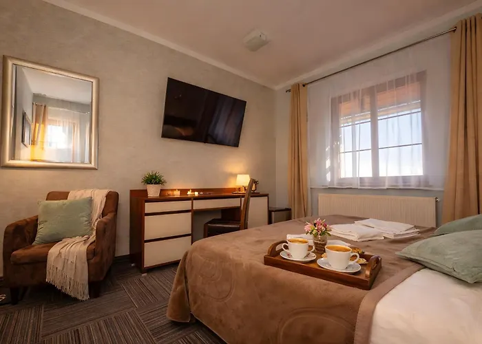 Couette-café Petrus - Centrum Balkony Winda Sniadania Relaks I Wygoda 3*