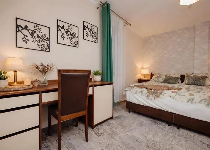 Petrus - Centrum Balkony Winda Sniadania Relaks I Wygoda Couette-café 3*