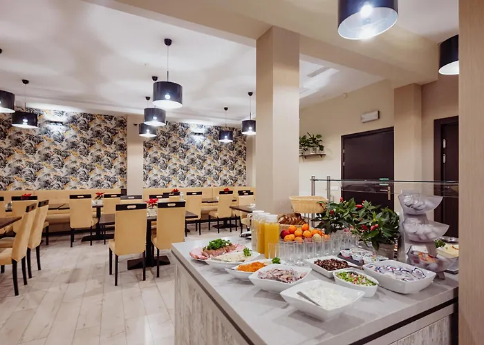 Petrus - Centrum Balkony Winda Sniadania Relaks I Wygoda Couette-café Karpacz