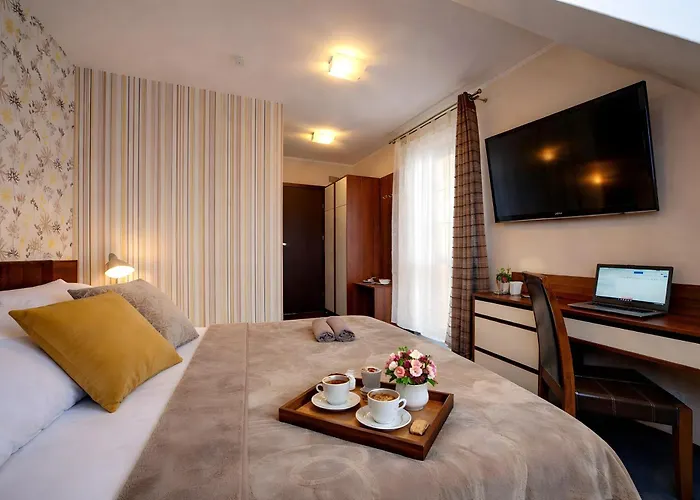 Couette-café Petrus - Centrum Balkony Winda Sniadania Relaks I Wygoda 3*